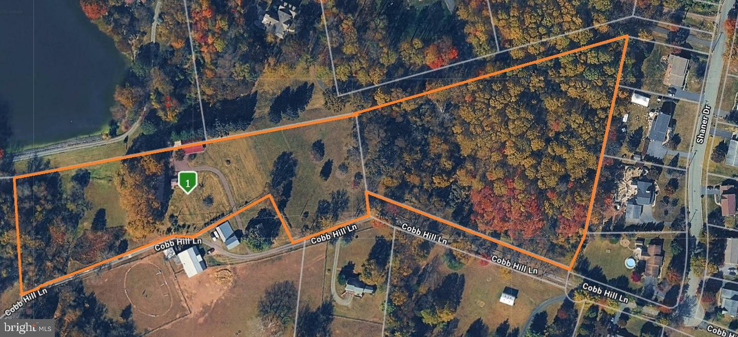 827 Cobb Hill Ln Property Photo 2