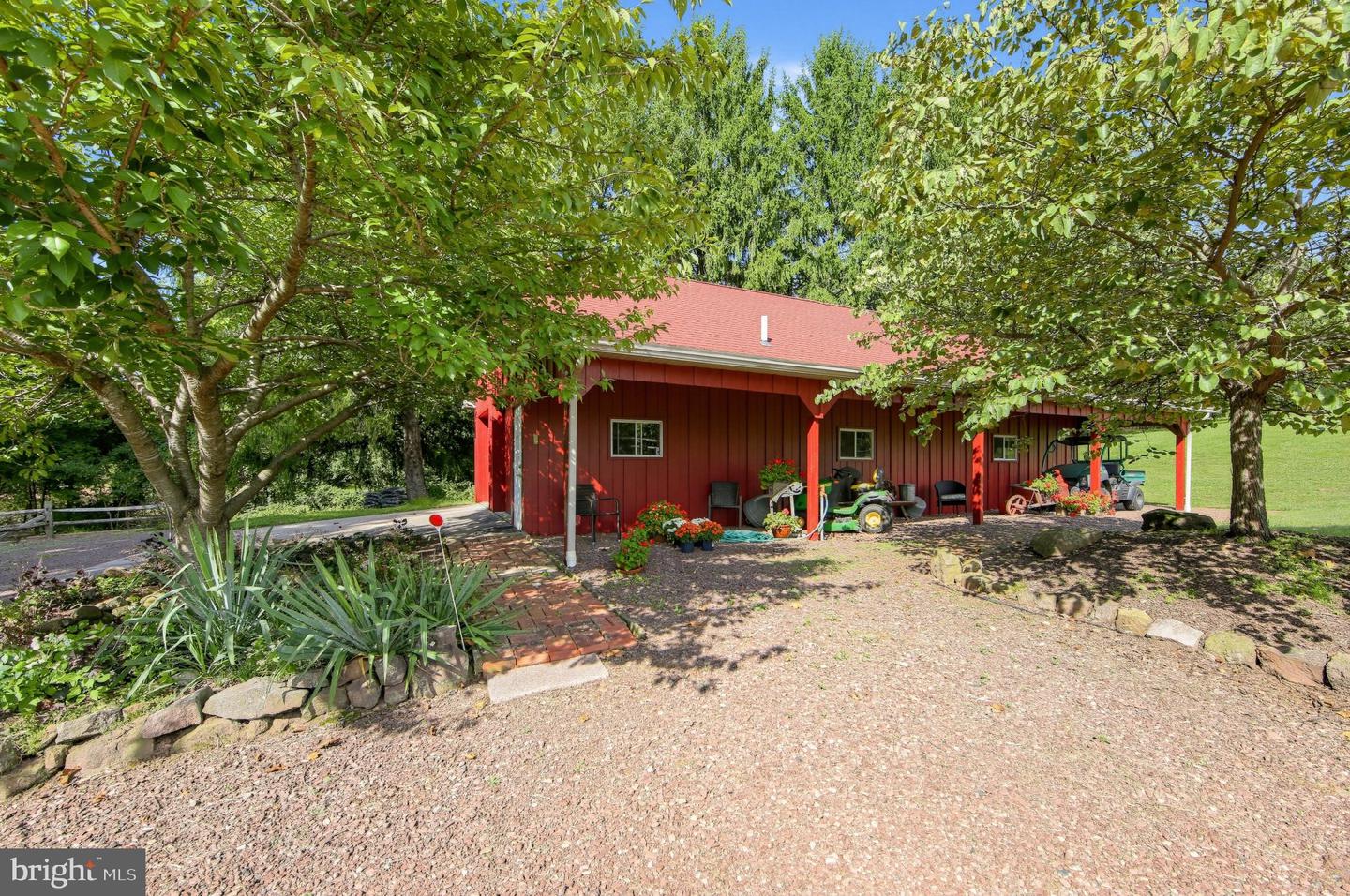 827 Cobb Hill Ln Property Photo 39