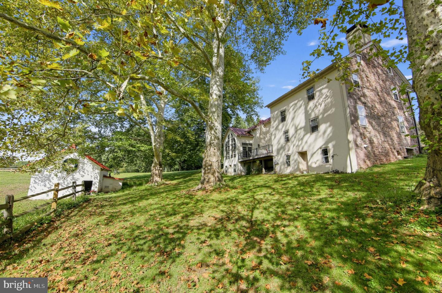 827 Cobb Hill Ln Property Photo 48