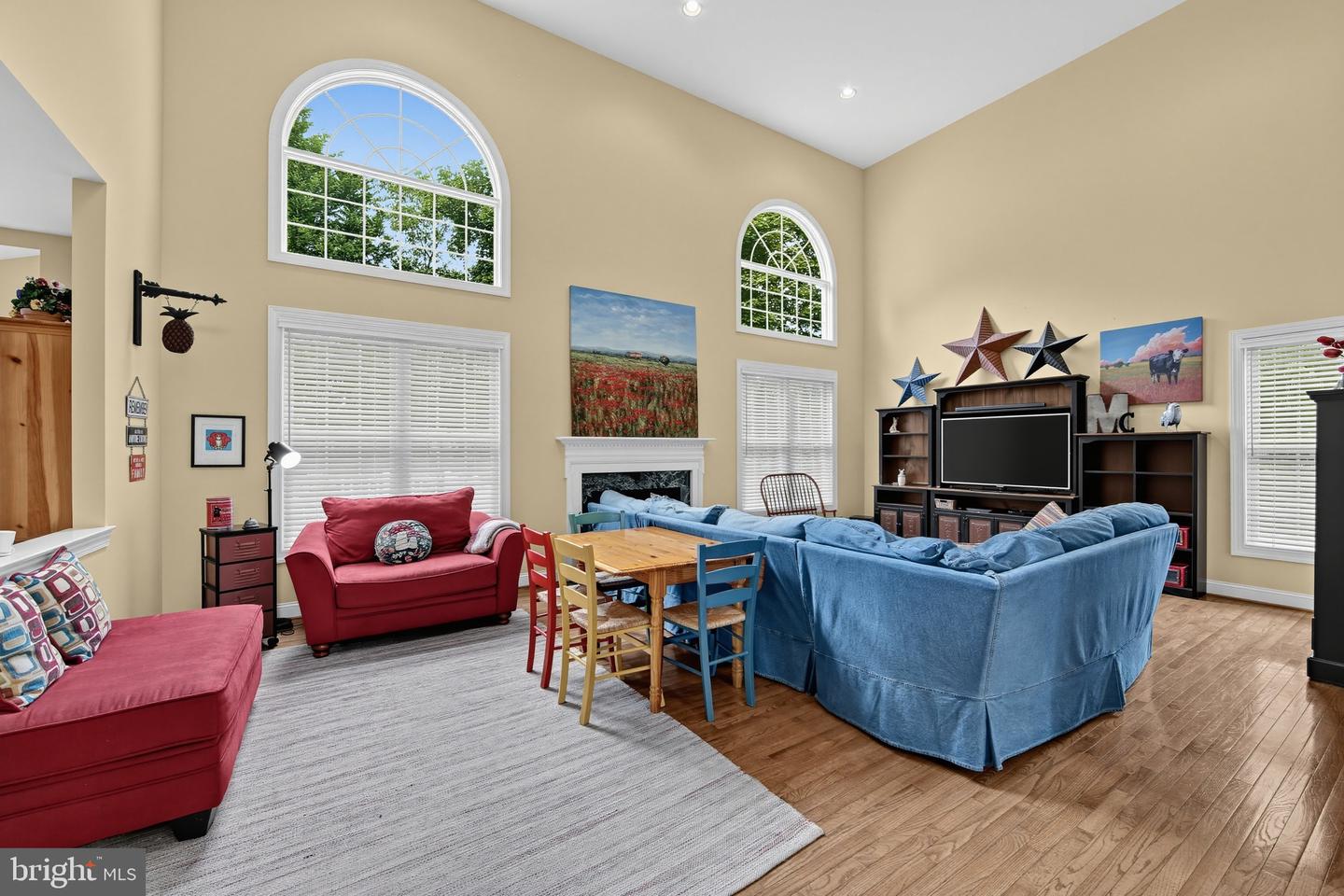 2 ROOSEVELT CIR