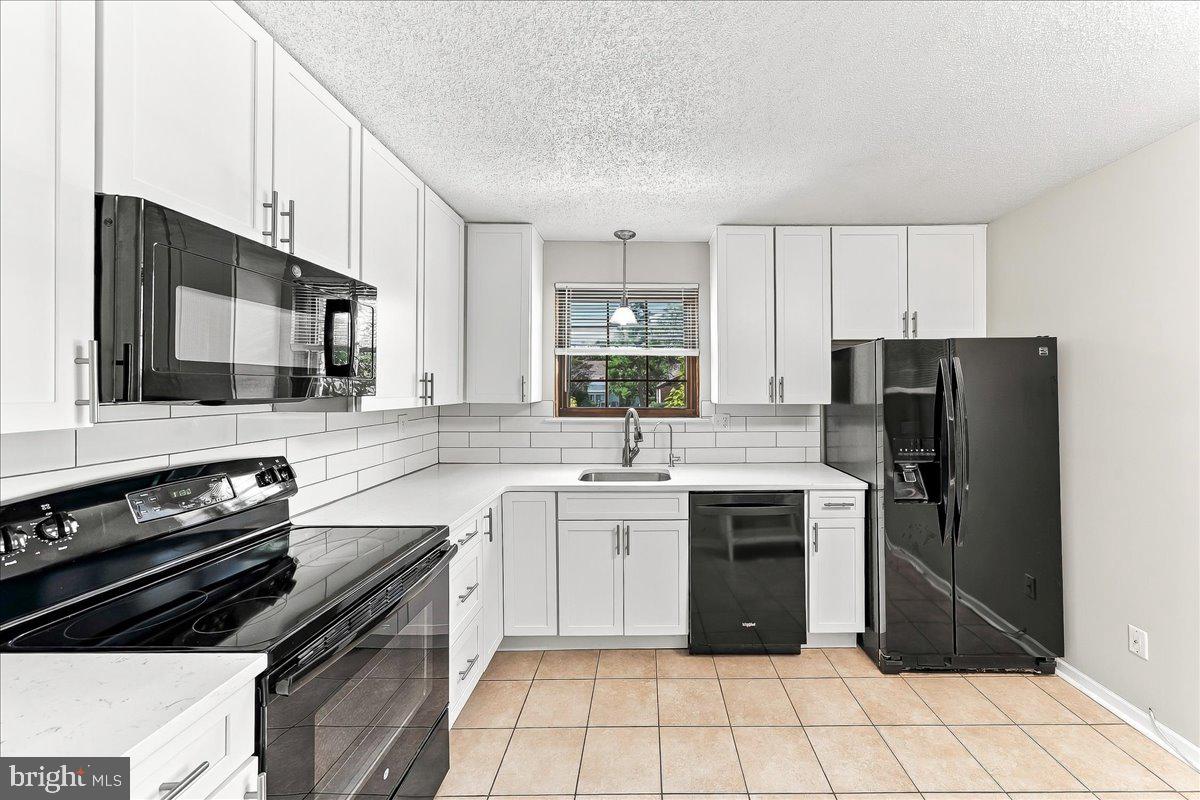40 Witherspoon Ct Property Photo 3