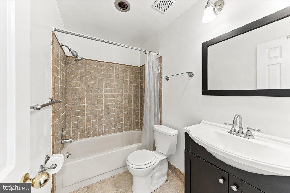40 Witherspoon Ct Property Photo 17