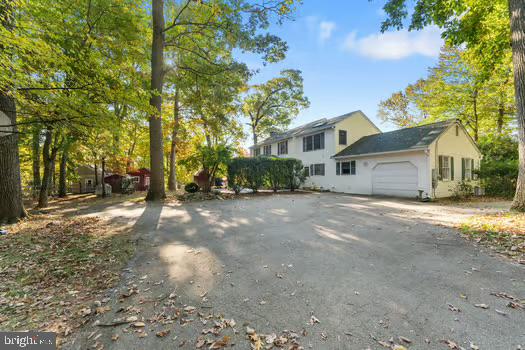 3 Oak Tree Ln Property Photo 2
