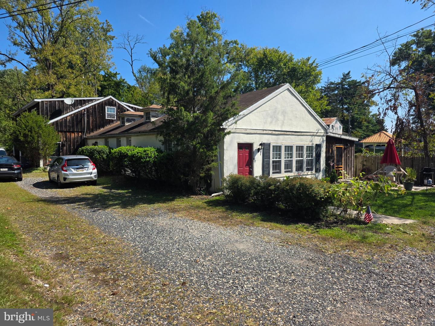 153 E Pothouse Rd E Property Photo 1