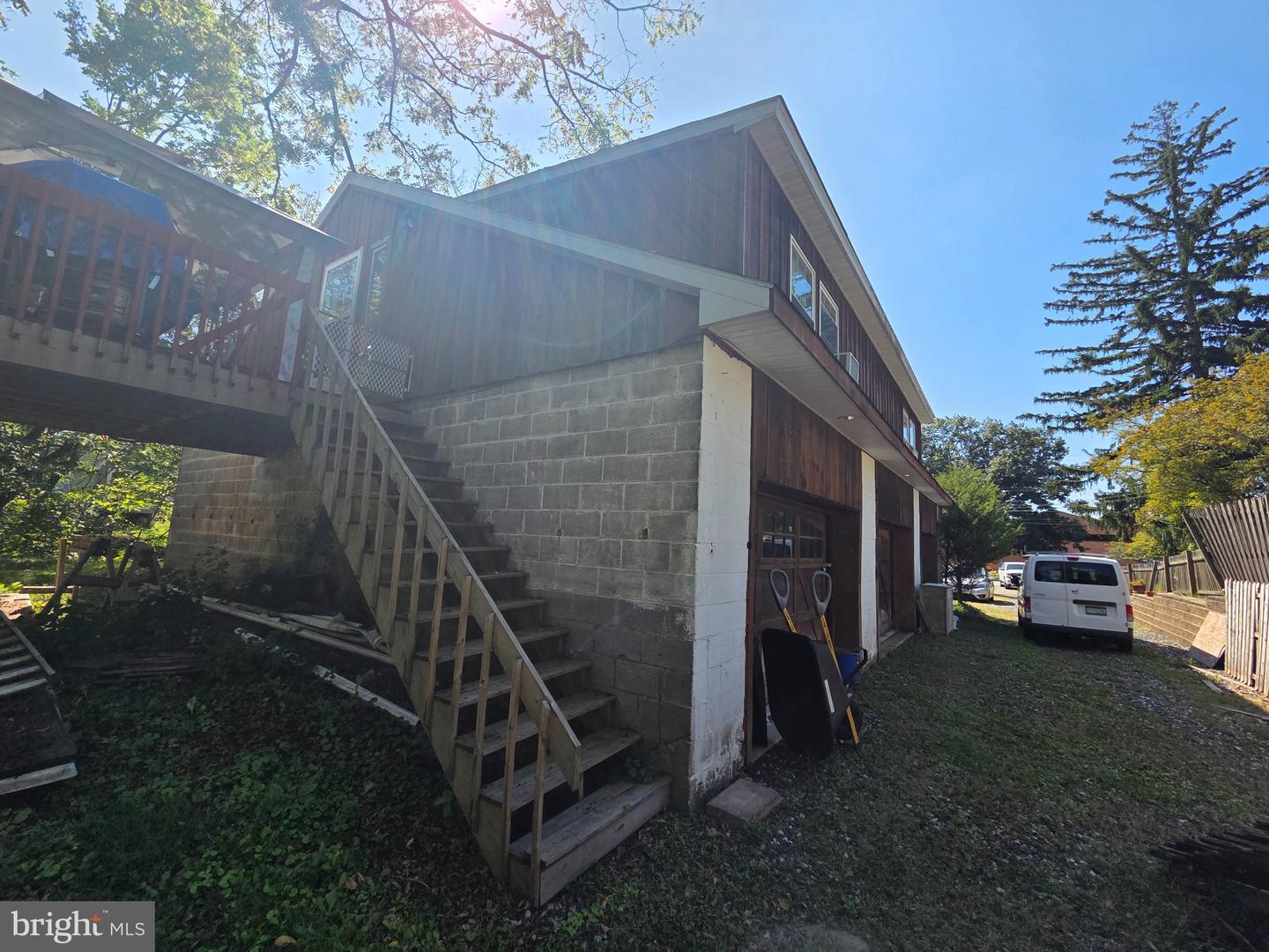 153 E Pothouse Rd E Property Photo 3