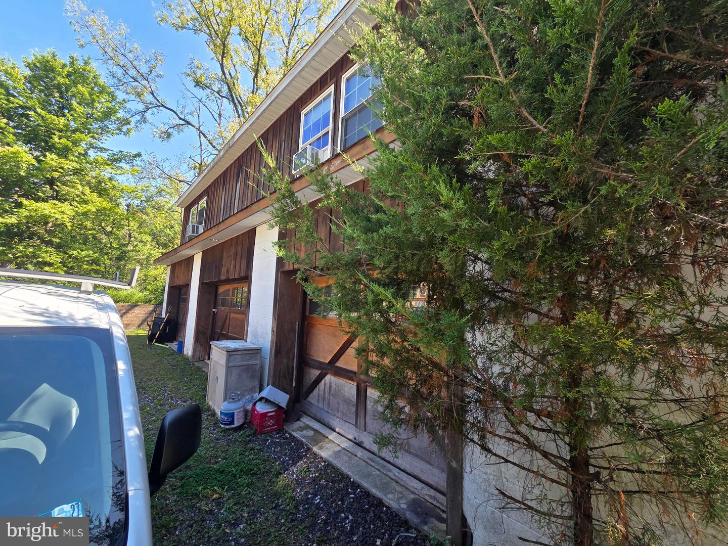 153 E Pothouse Rd E Property Photo 6