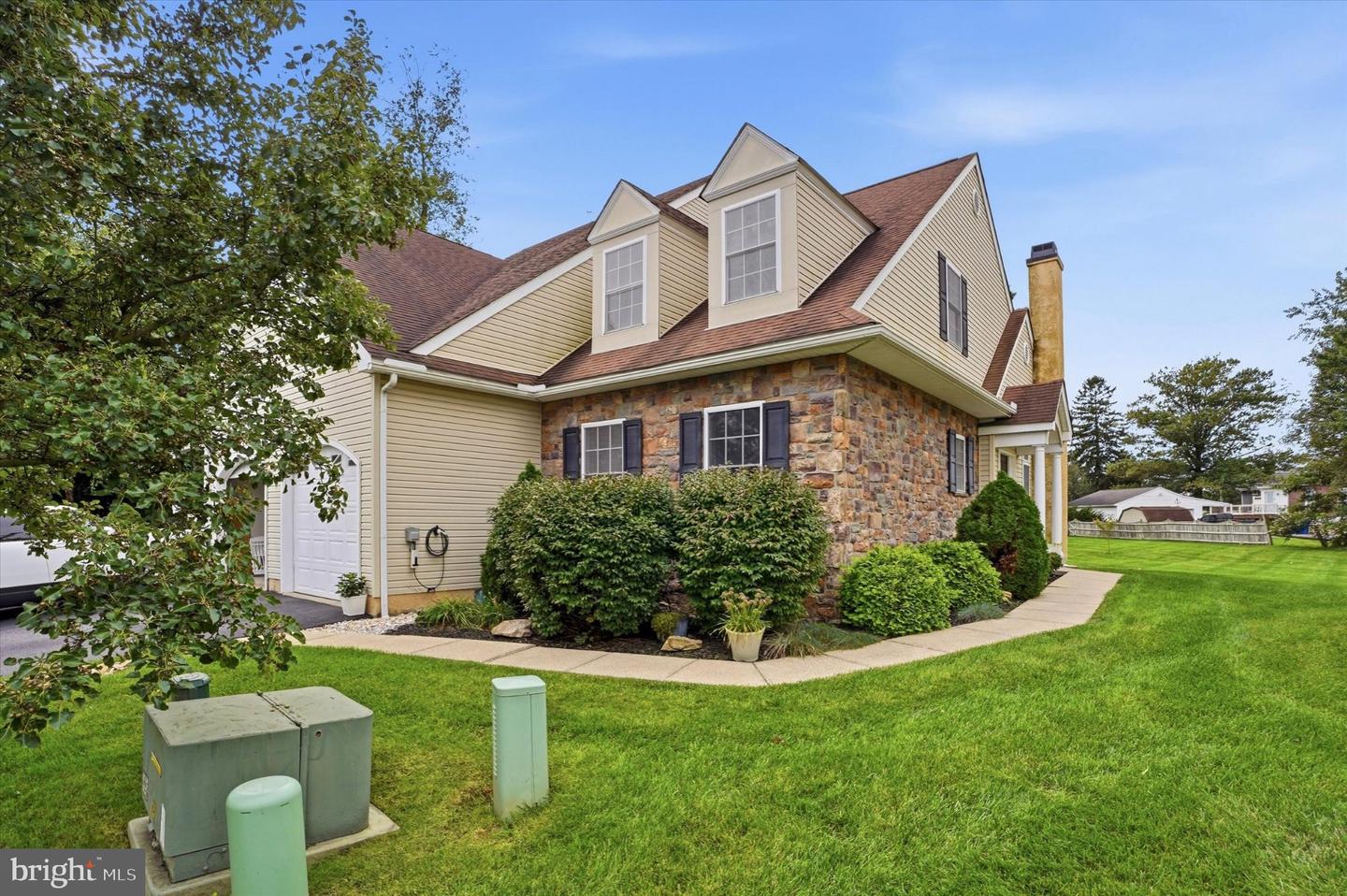 99 WAYNEBROOK DR