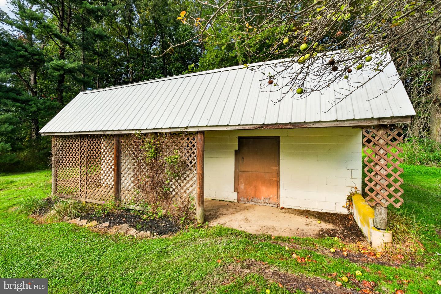 444 Chrome Rd Property Photo 67
