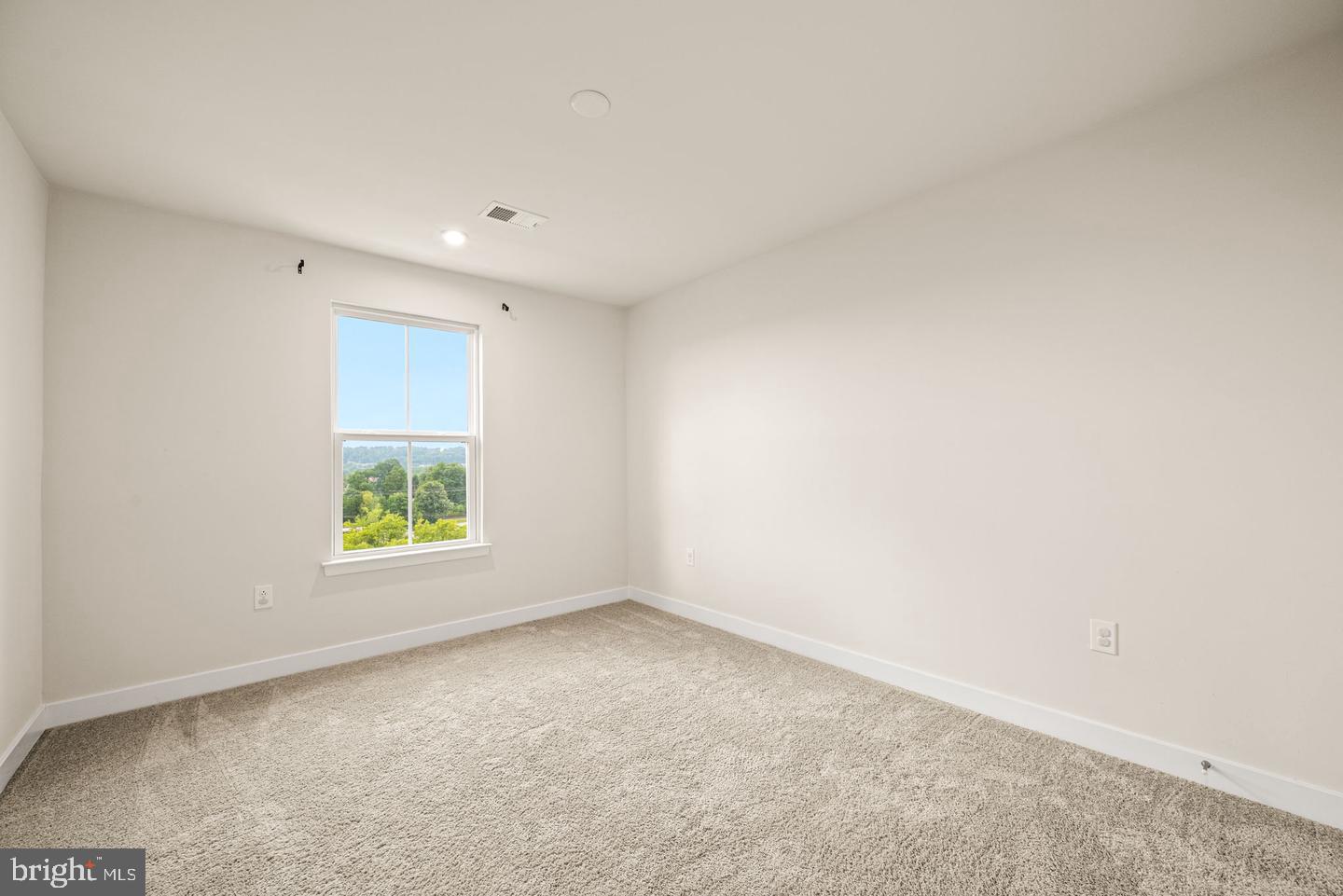 240 Chase Dr Property Photo 31