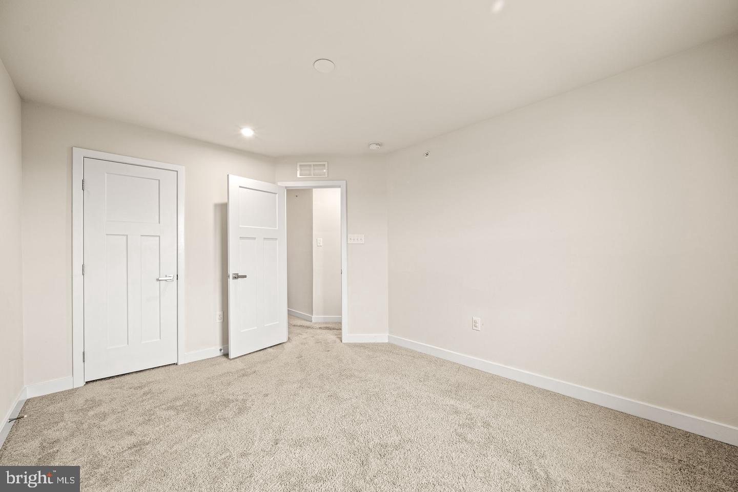240 Chase Dr Property Photo 32