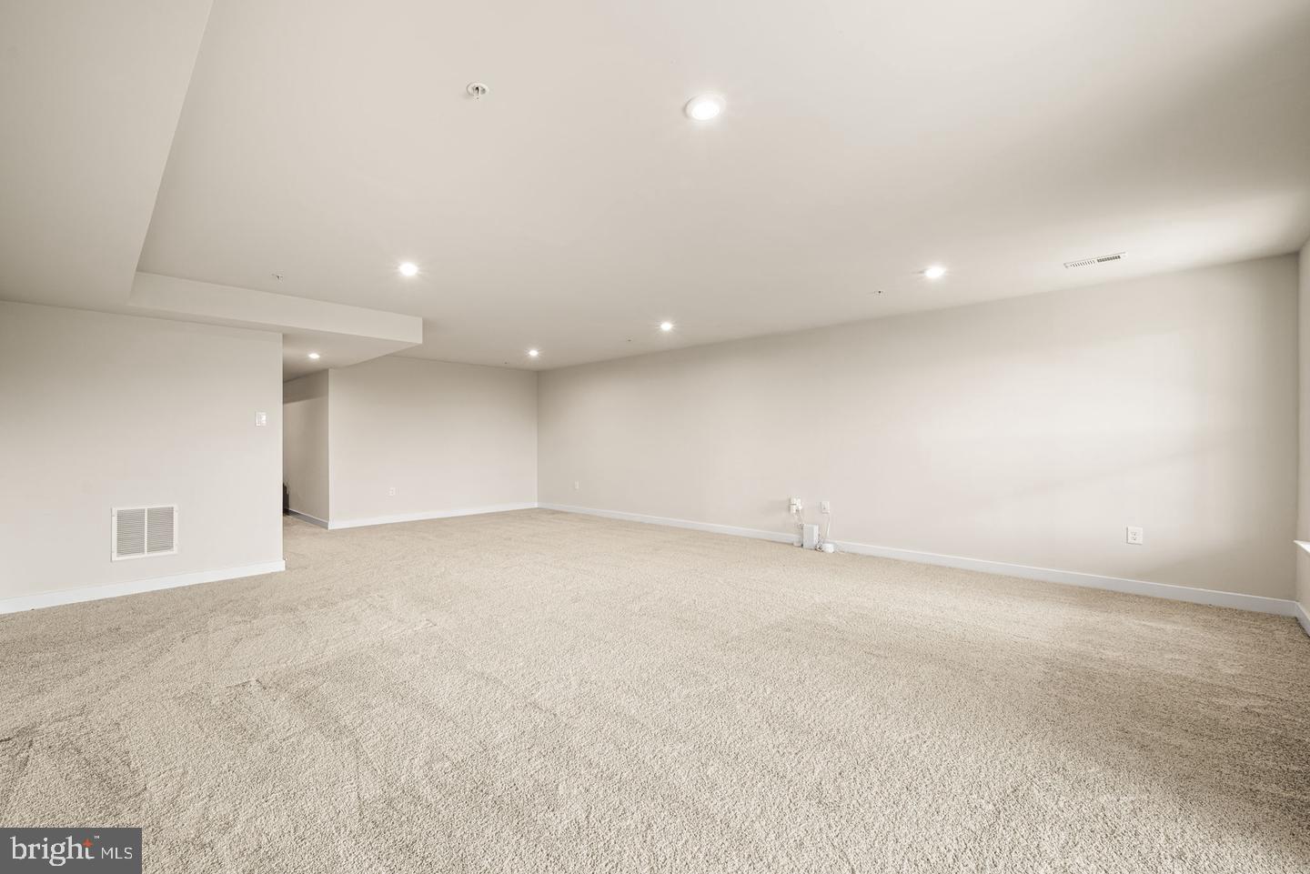 240 Chase Dr Property Photo 35