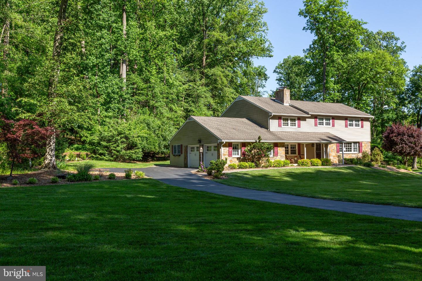 1464 Glenbrook Ln Property Photo 4
