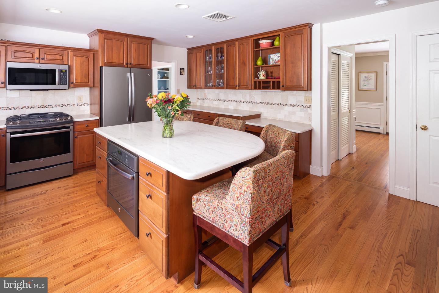 1464 Glenbrook Ln Property Photo 17