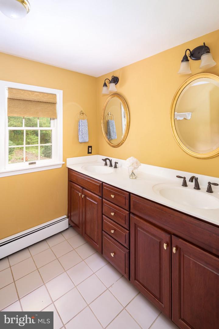 1464 Glenbrook Ln Property Photo 37