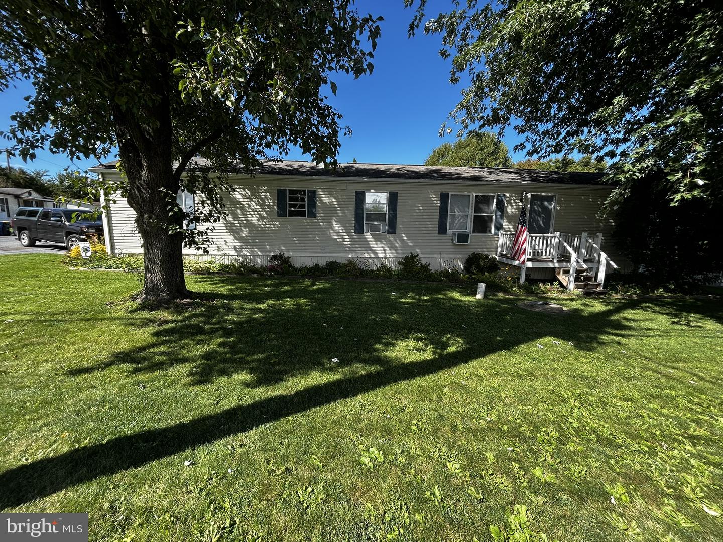 70 Vintage Ln Property Photo 2
