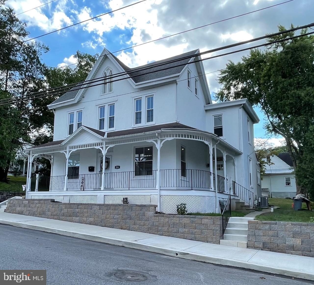 214 S Main St Property Photo 17