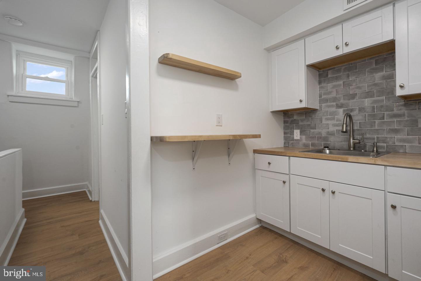 305 S Main St #4 Property Photo 3