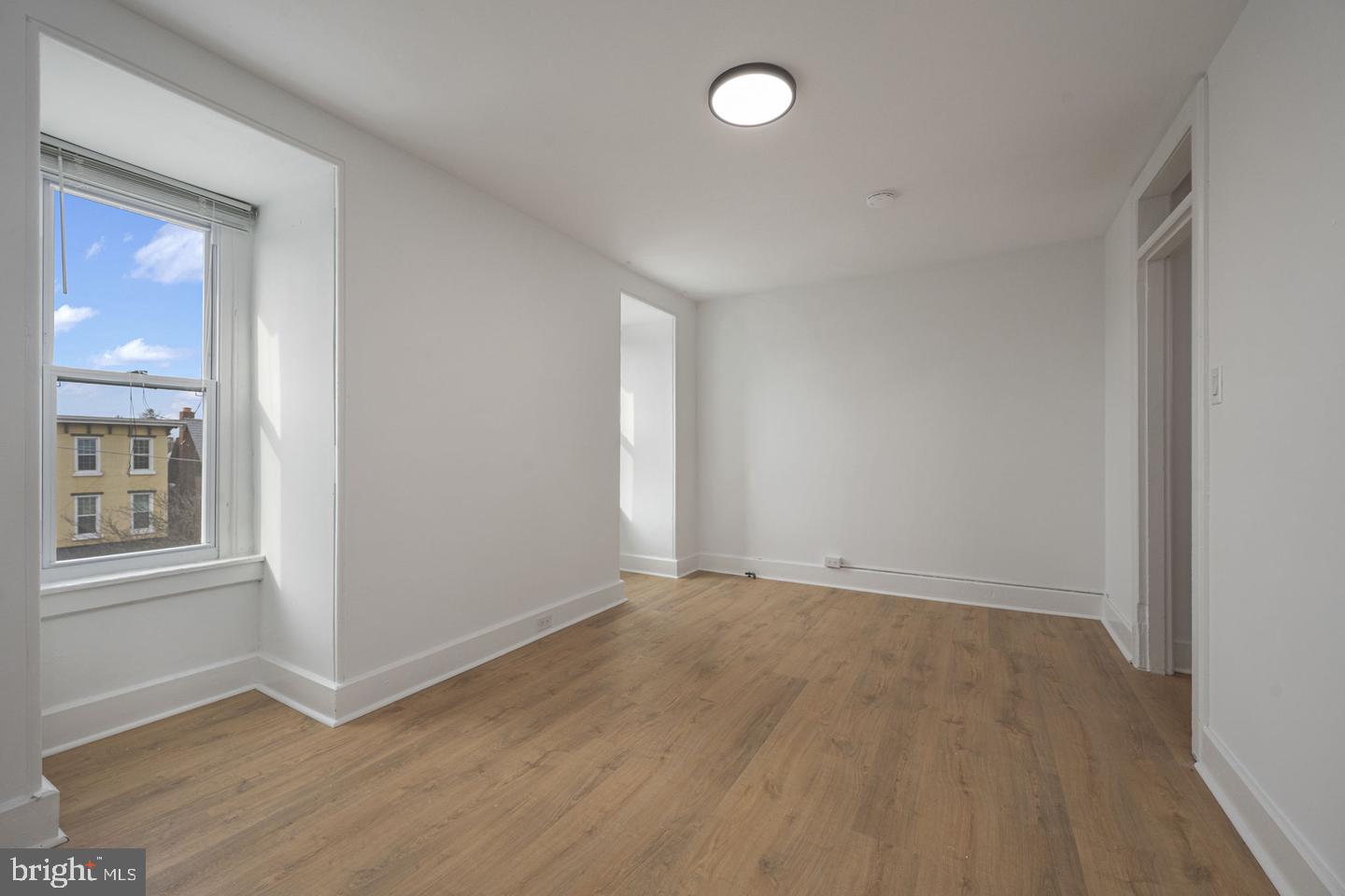 305 S Main St #4 Property Photo 8