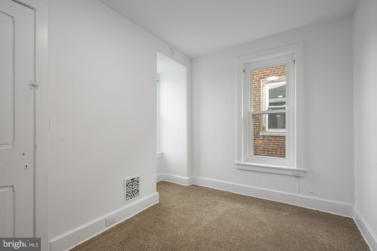 305 S Main St #4 Property Photo 10