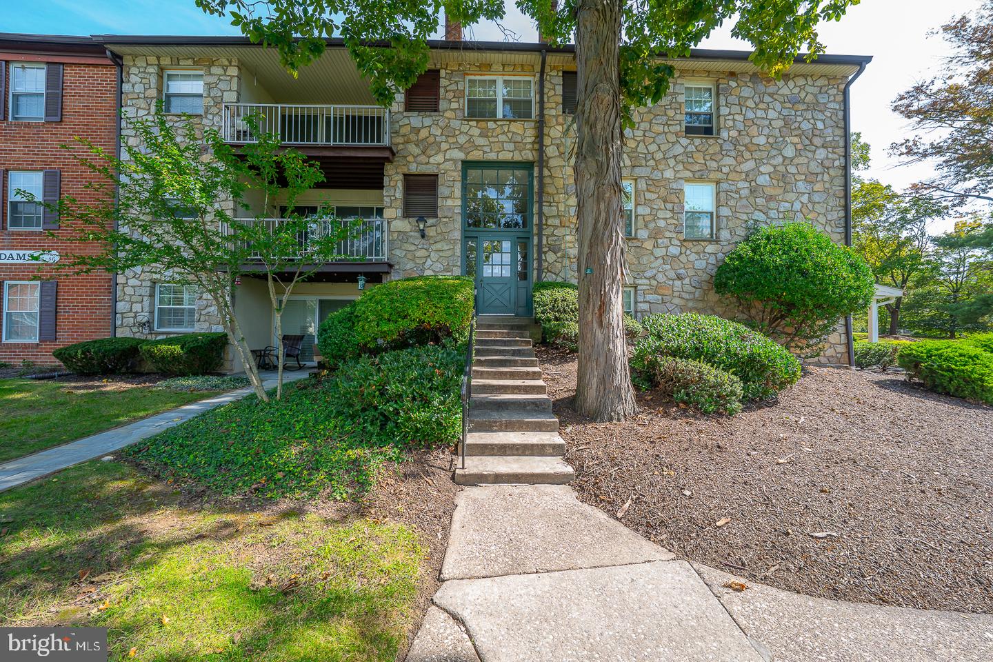 71 Drummers Ln Property Photo 7