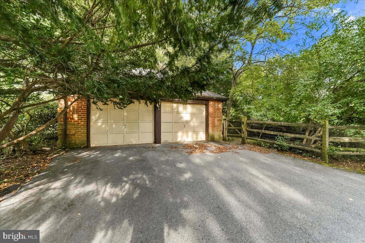 1422 Bobolink Ln Property Photo 35