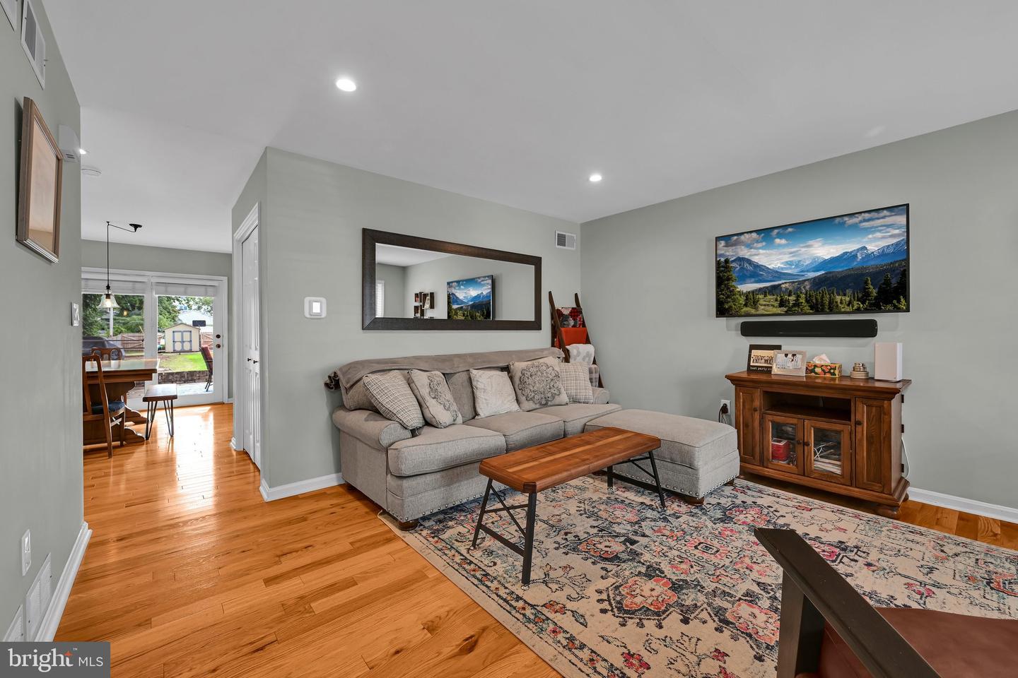 64 Pennsylvania Ave Property Photo 6