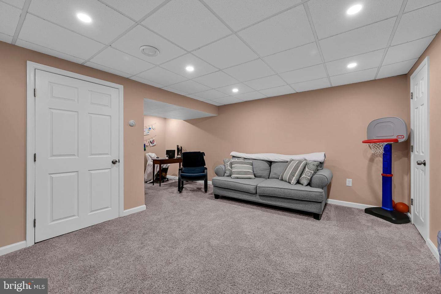 64 Pennsylvania Ave Property Photo 21