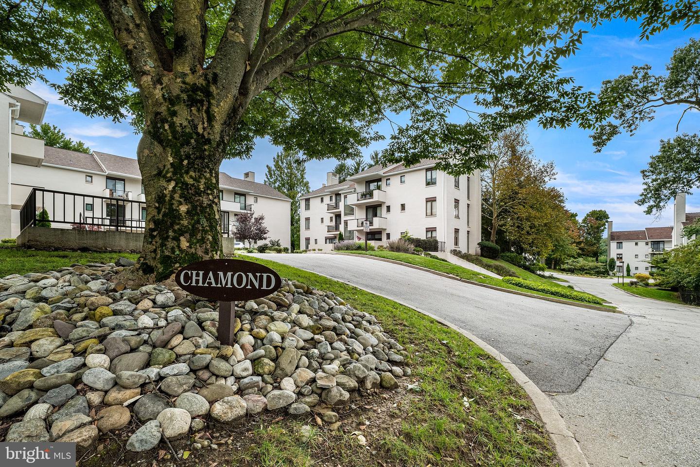 6 Chamond Property Photo 1