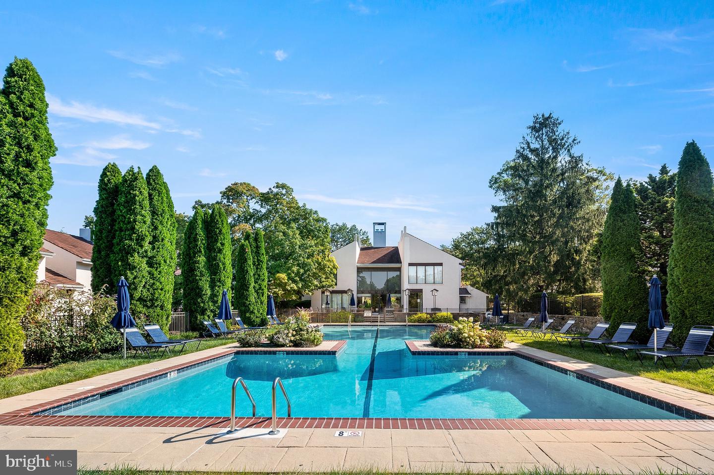 6 Chamond Property Photo 2