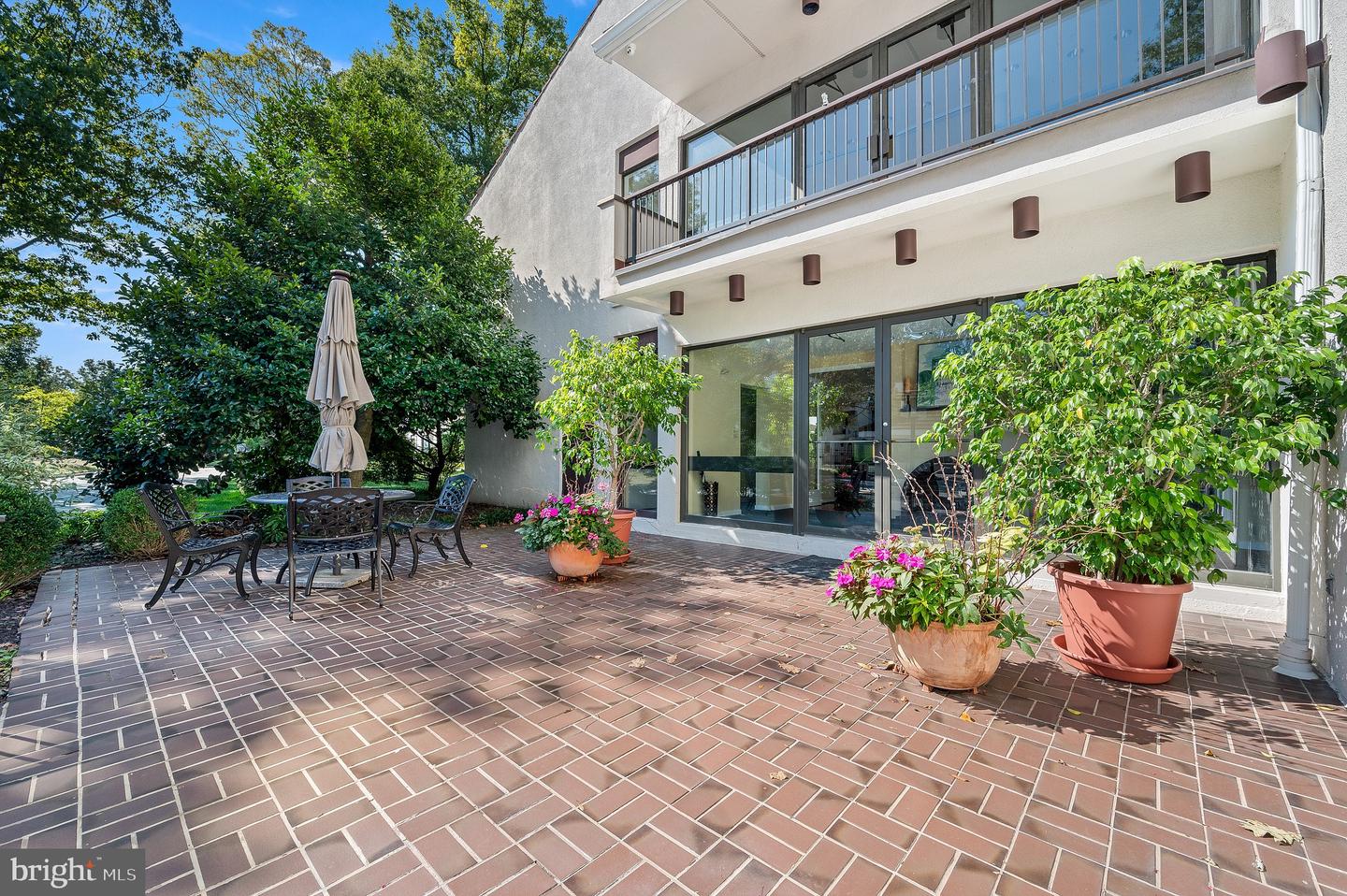 6 Chamond Property Photo 28