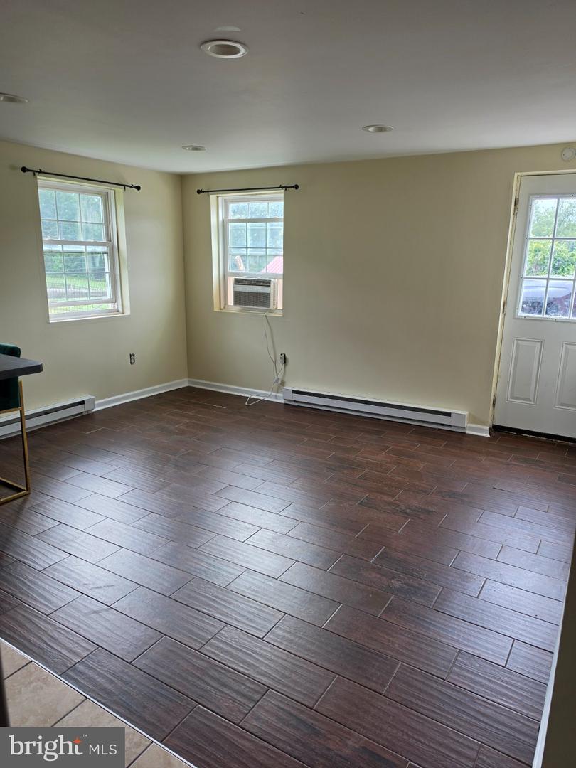 1116 Telegraph Rd Property Photo 4