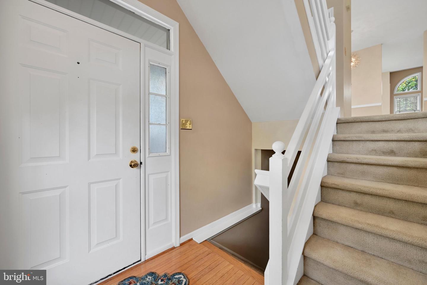 109 Stratford Ct Property Photo 6