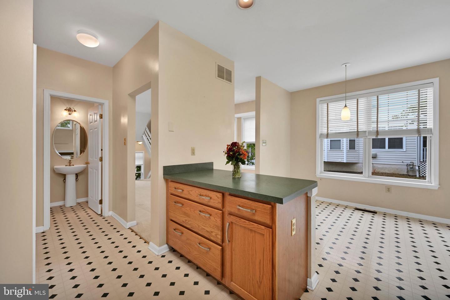 109 Stratford Ct Property Photo 13