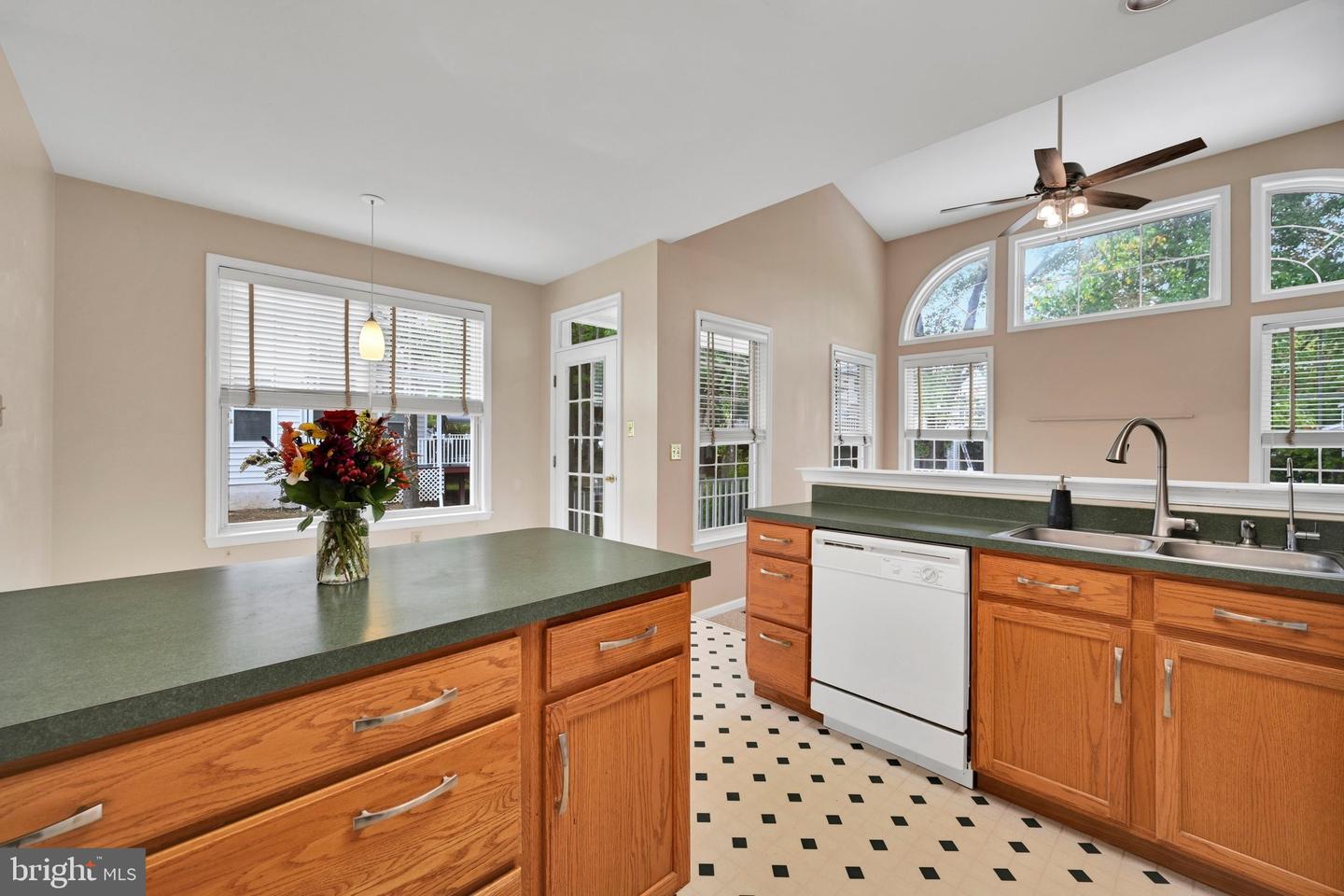 109 Stratford Ct Property Photo 14