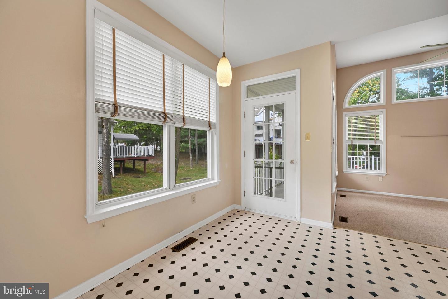 109 Stratford Ct Property Photo 15