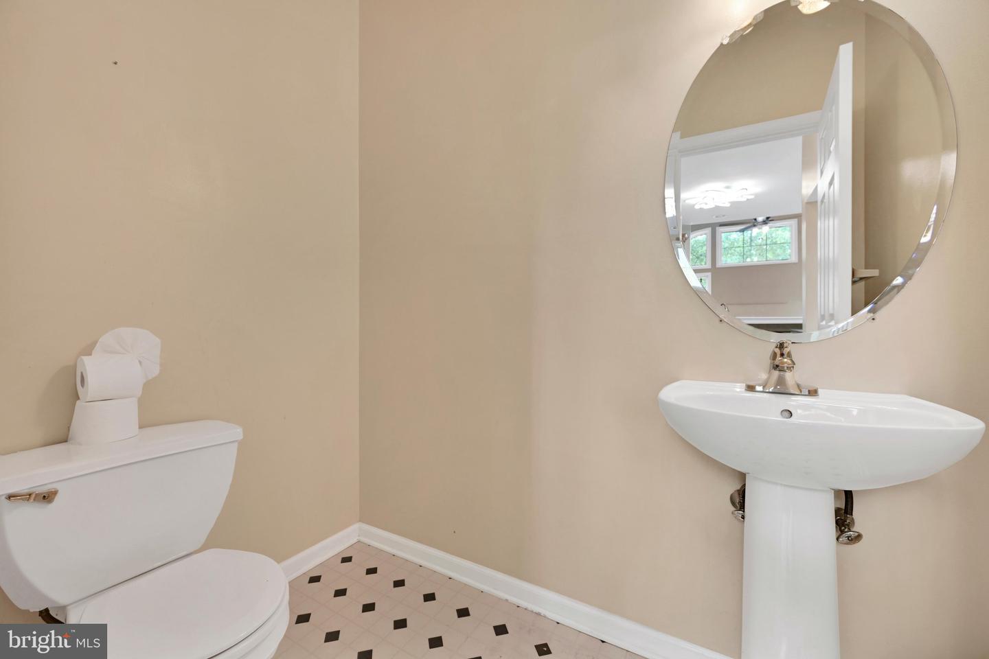 109 Stratford Ct Property Photo 18