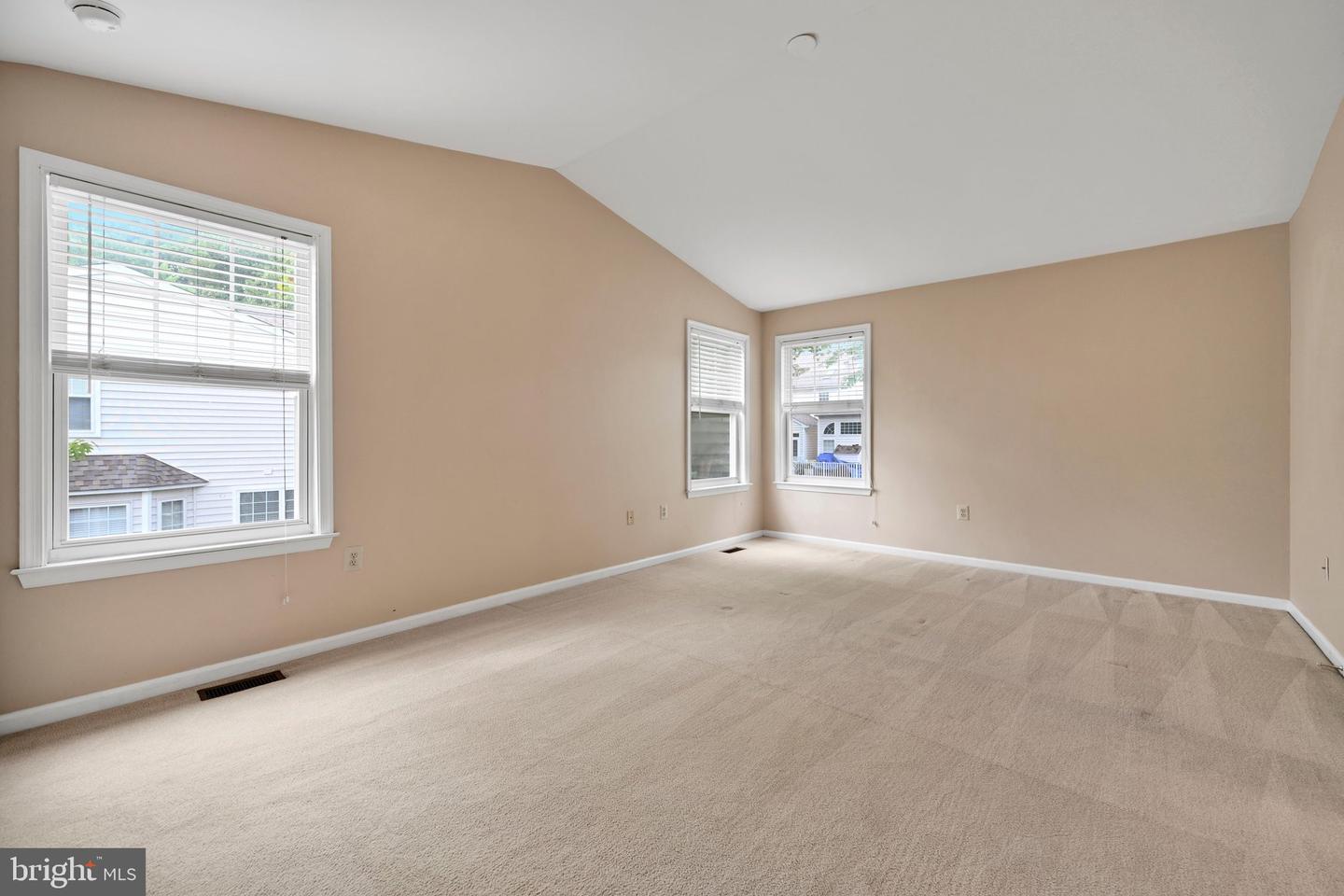109 Stratford Ct Property Photo 19