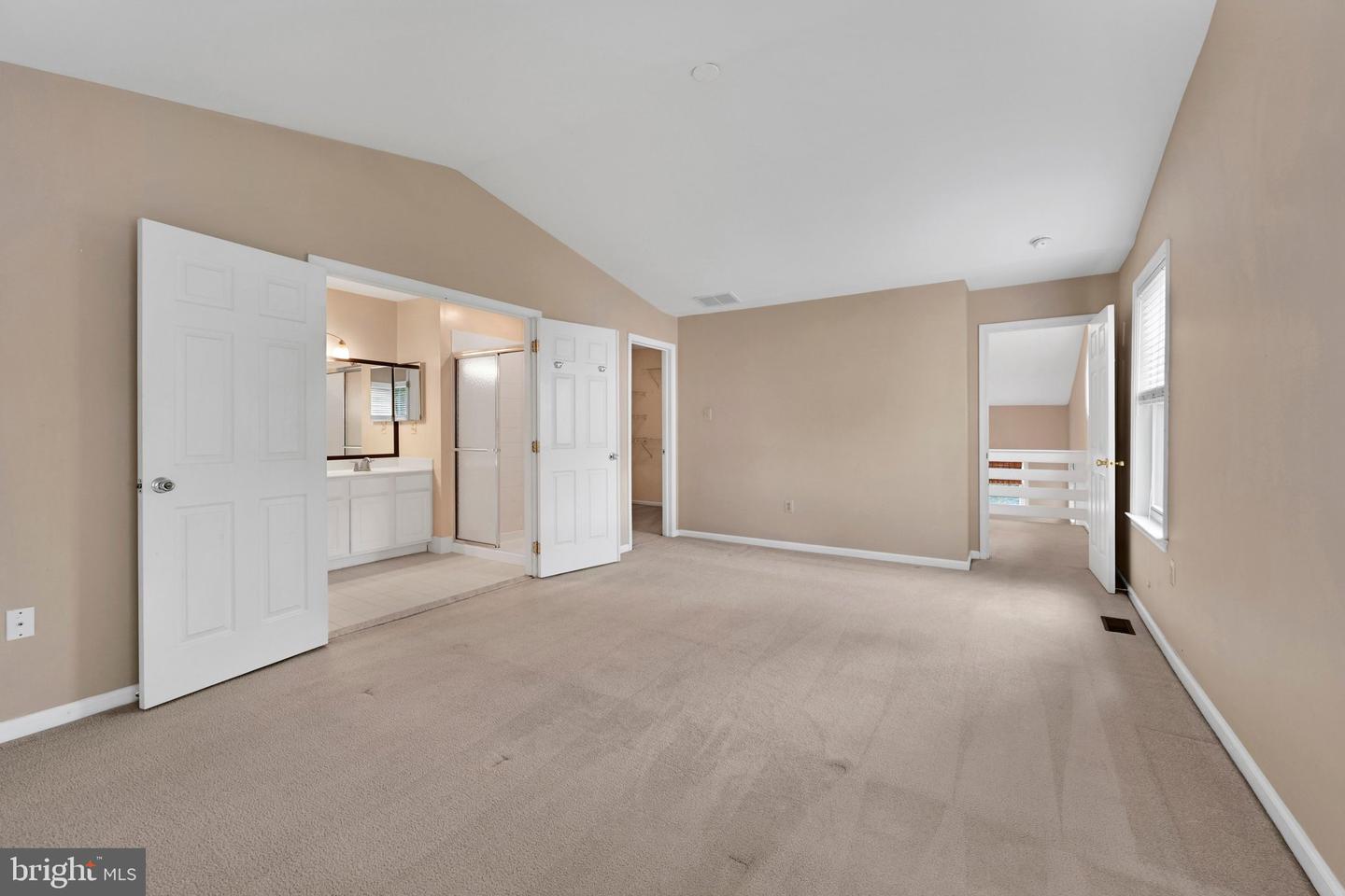 109 Stratford Ct Property Photo 20