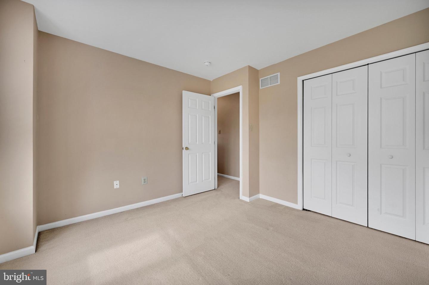 109 Stratford Ct Property Photo 24
