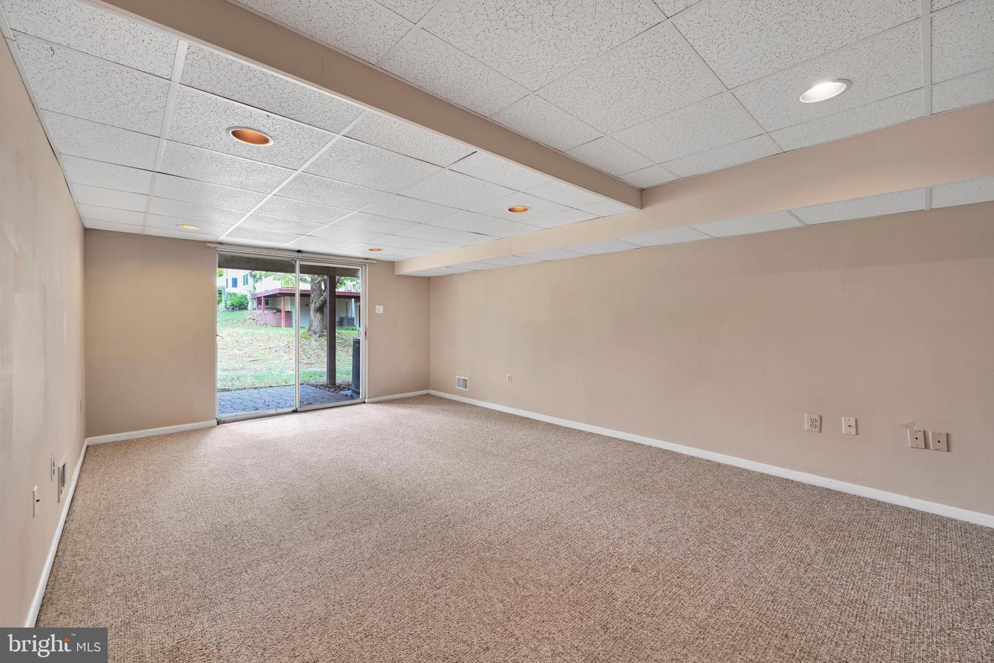 109 Stratford Ct Property Photo 27