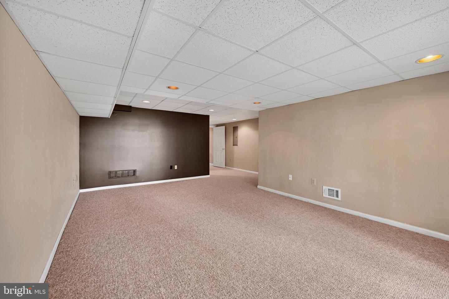 109 Stratford Ct Property Photo 28
