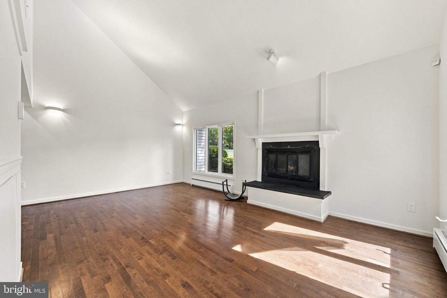 105 Ashton Way Property Photo 8