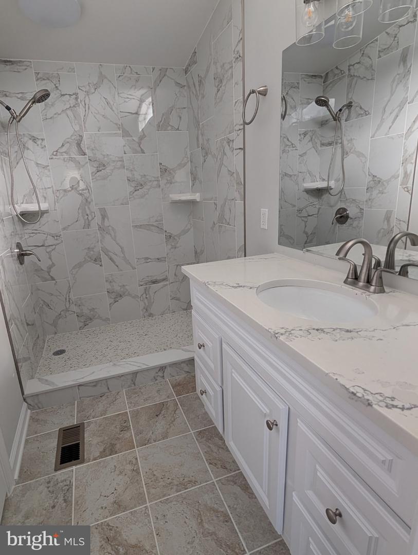 9 Fleming Dr Property Photo 8