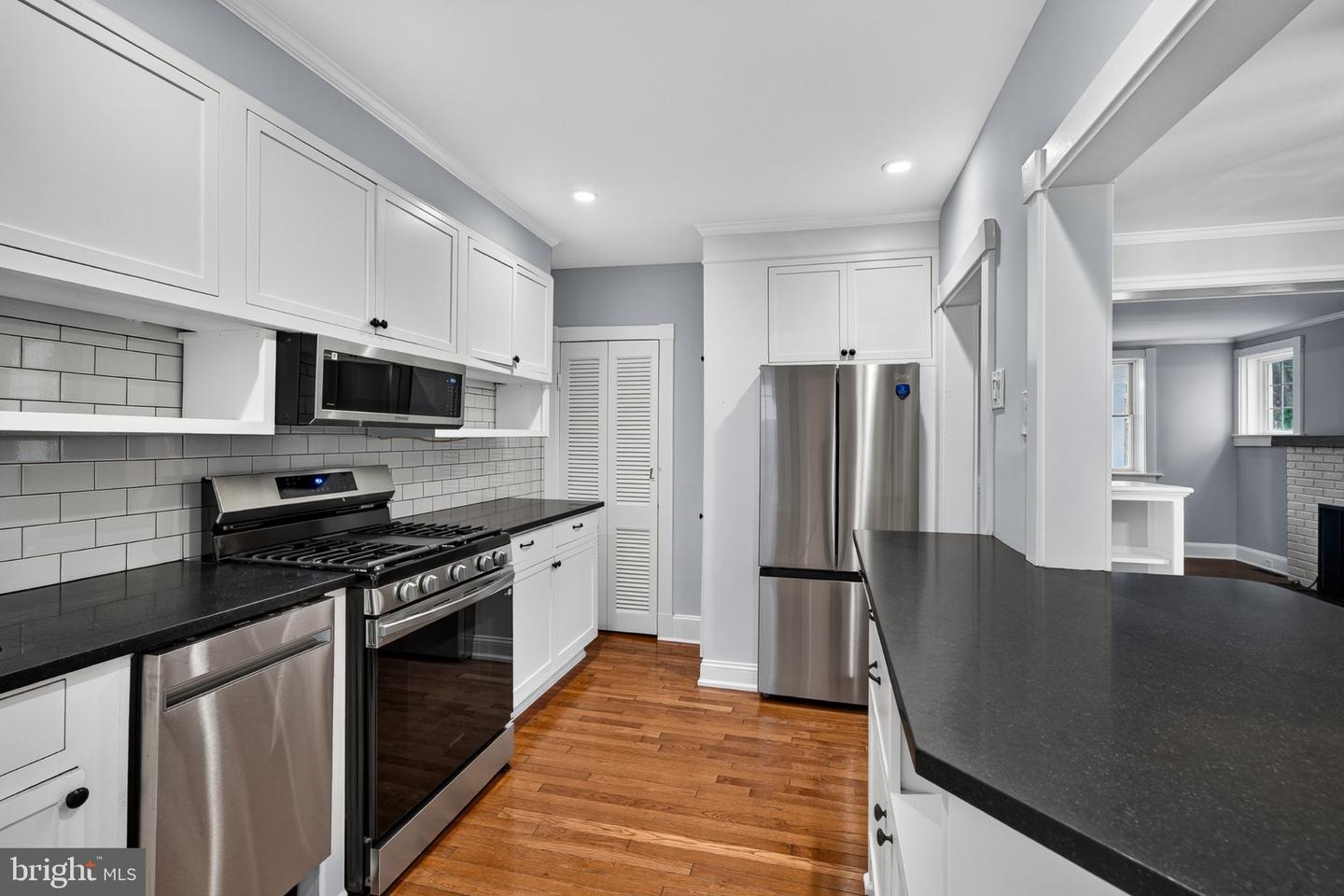 125 Linden St Property Photo 14