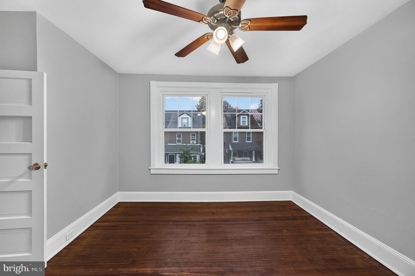 125 Linden St Property Photo 28