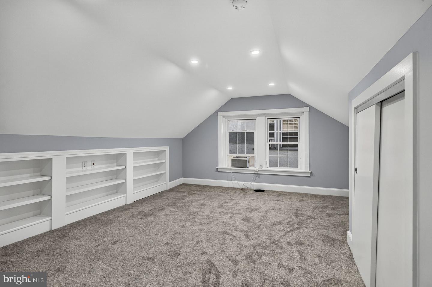 125 Linden St Property Photo 32