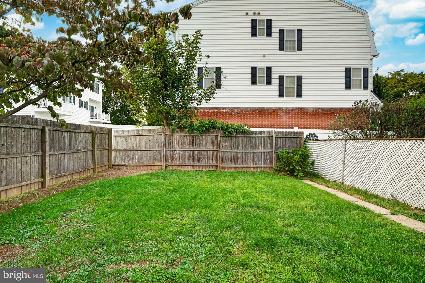 125 Linden St Property Photo 41