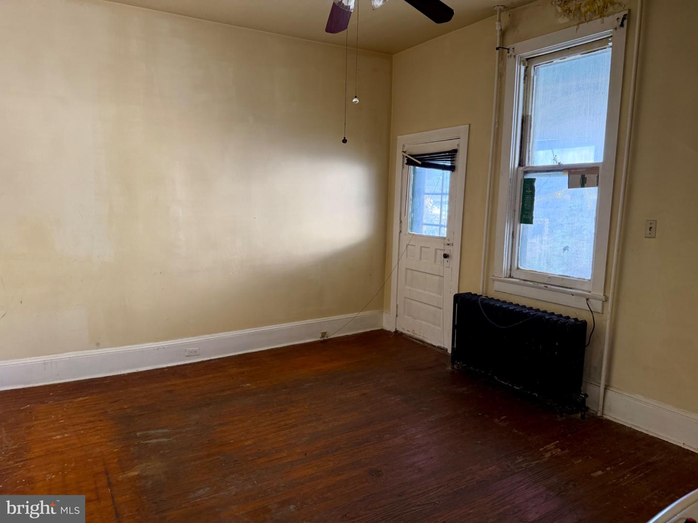 372 S 1st Ave Property Photo 10