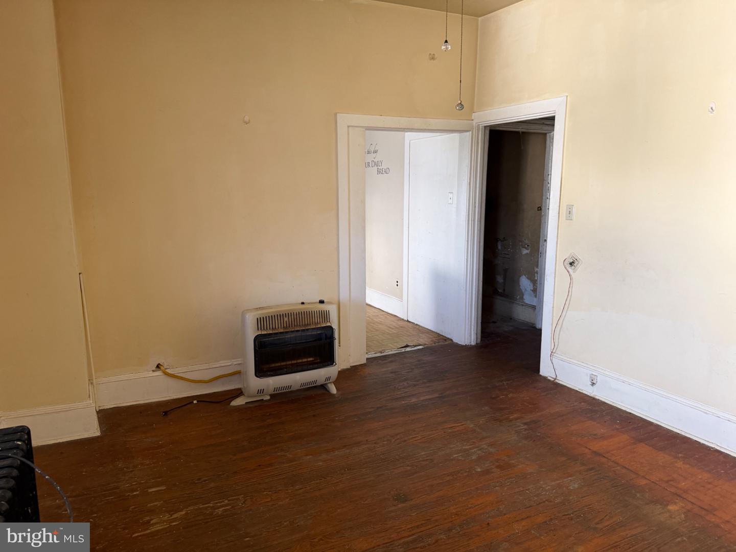 372 S 1st Ave Property Photo 11