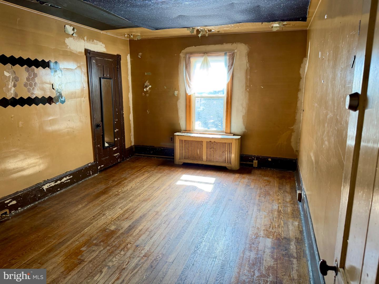 372 S 1st Ave Property Photo 29